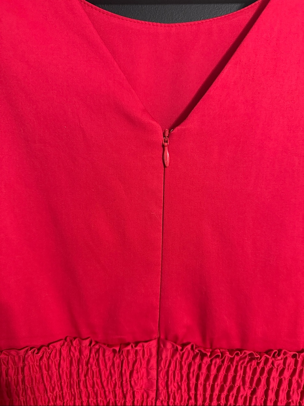 Antonio Melani Galeo Red Smocked Midi Dress Size: 8 - Picture 5 of 9